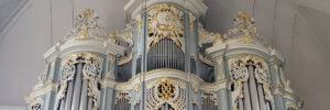 Bachwoche Ansbach Gumbertuskirche - Hotel Platengarten - Ihr Hotel zur Bachwoche ursprüngliche Barockorgel von 1736/38 des Ansbacher Land- und Hoforgelmachers Johann Christoph Wiegleb aus Wilhermsdorf war zu ihrer Zeit mit 47 klingenden Stimmen die größte und bedeutendste Orgel im fränkischen Raum
